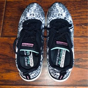 Womens skechers sz 7 EUC